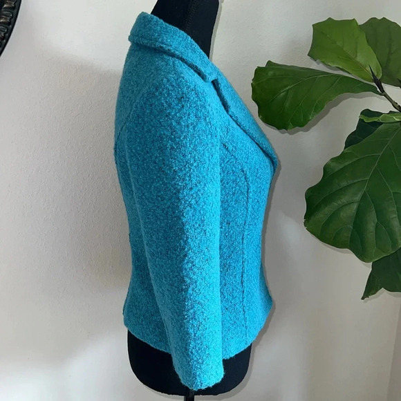 CAbi Women’s Blazer Boucle Charming Wool
Blend Turquoise Black Size 4 - Picture 8 of 16